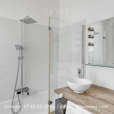 Versailles - Modern Refuge In 15th Apartment Paris